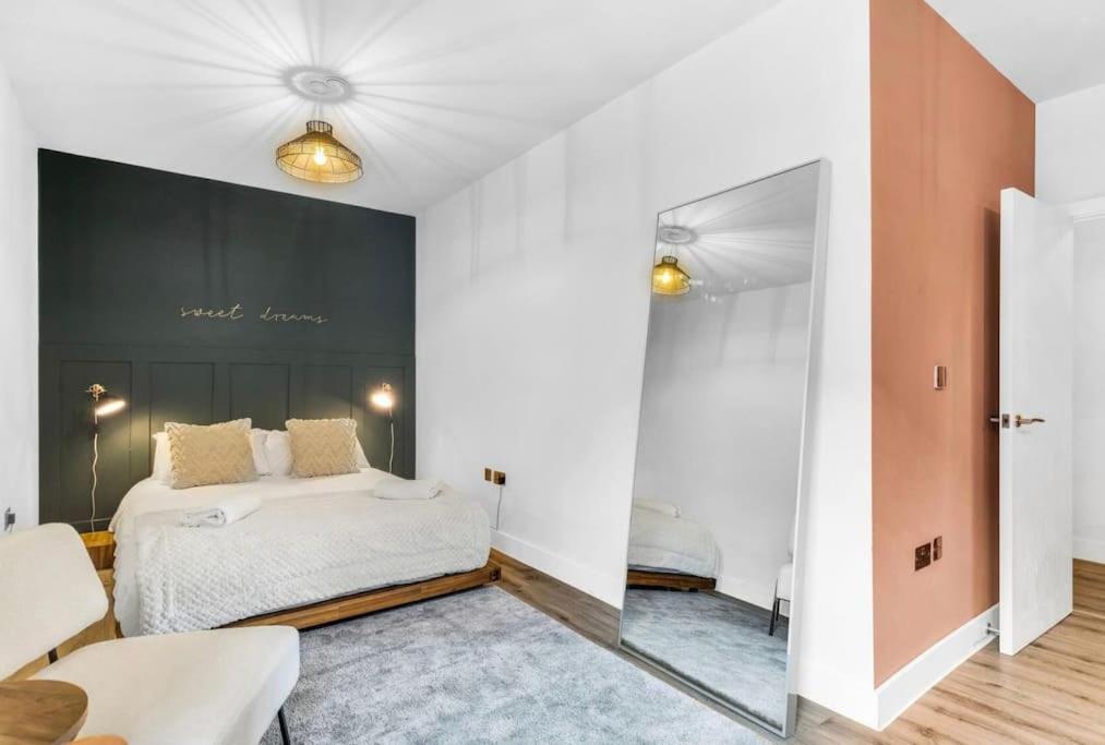 Giant Savings On Long Stays B1 Living, Enquire Now Бирмингем Экстерьер фото